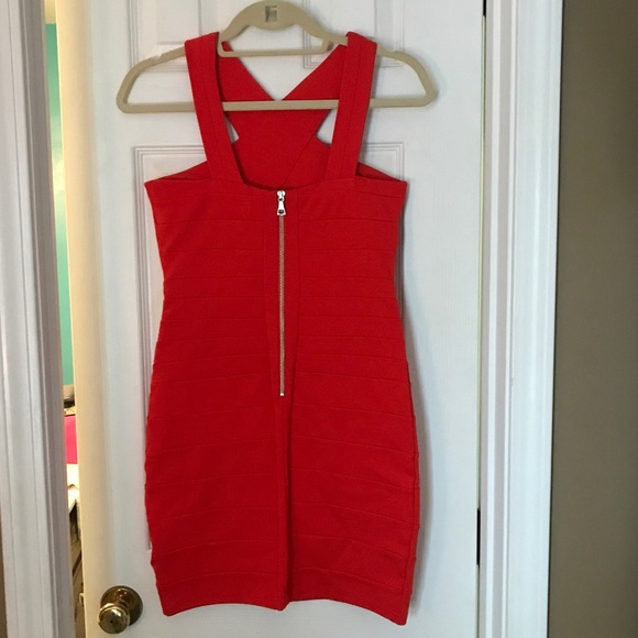 ✨ BARDOT COCKTAIL DRESS ✨ - Picture 2 of 4